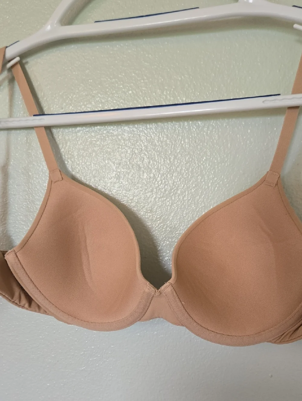 Skims | Nude Padded Underwire Bra Size 32C - Picture 3 of 6